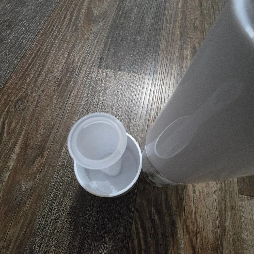 Pampered Chef Kitchen Spritzer Oil Dispenser  White Clear Modern Pump